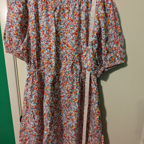 Old Navy floral dress with crew neck and back cutout - Picture 4 of 7